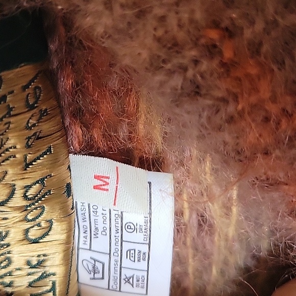 ✨️3/30✨️Vintage sweater - Picture 3 of 4